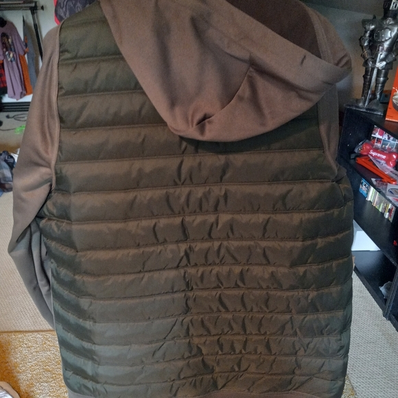 Nike jacket - Picture 2 of 3